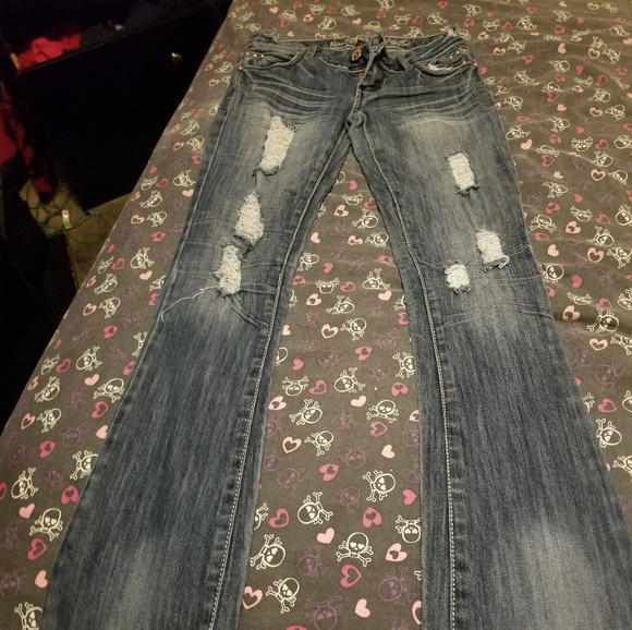 Almost famous jeans - Picture 1 of 2